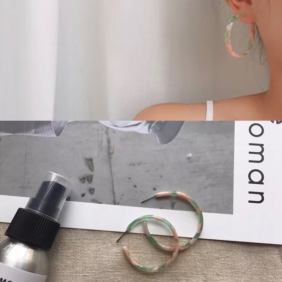 LAST Spring Watercolor Hoop Earrings (Pink/Green) - Picture 5 of 6